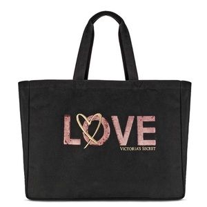 Black LOVE carryall tote 🔹